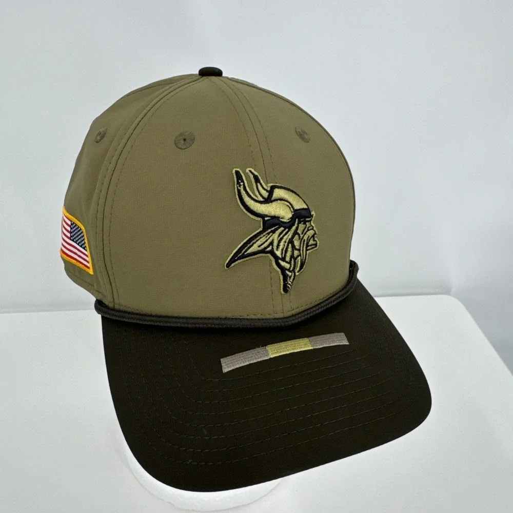 New Era 39Thirty Minnesota Vikings 2025 Salute To Service Hat Medium-Large‎ NWT